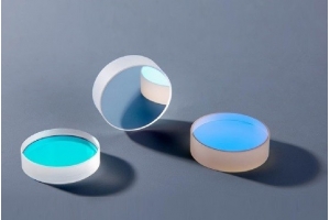 Laser reflector, laser tube end reflector